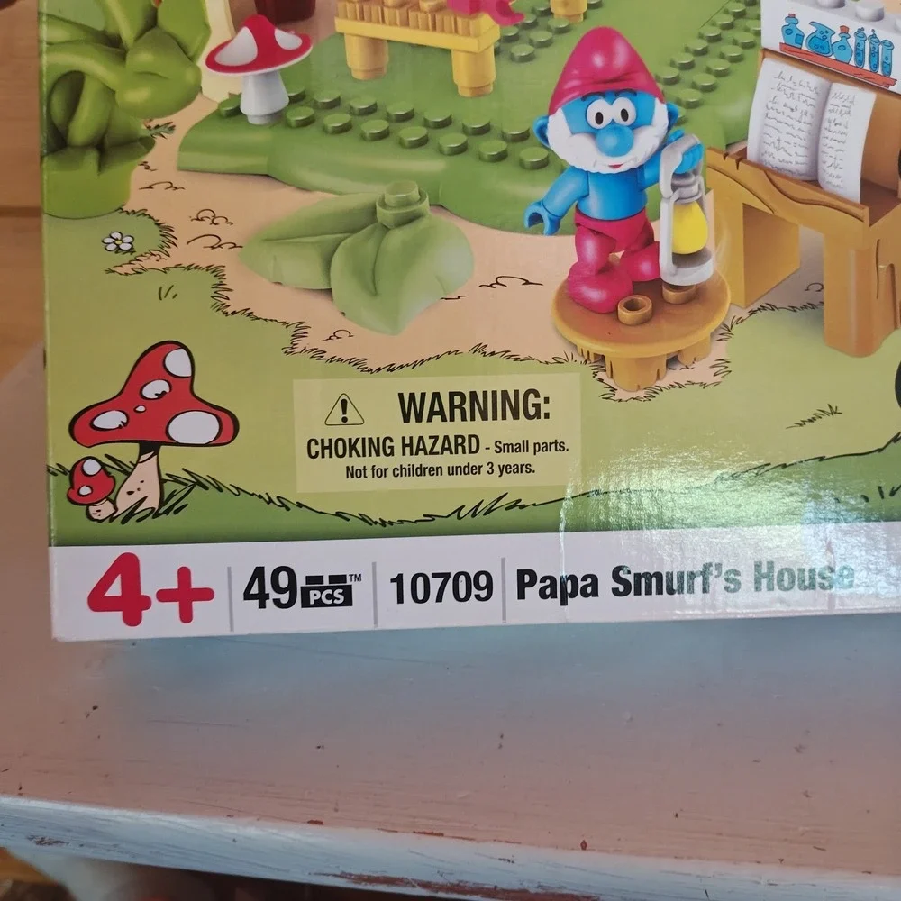 2010 MEGA BLOKS Papa Smurf's House 10709 Incomplete [Missing Figures] B2
